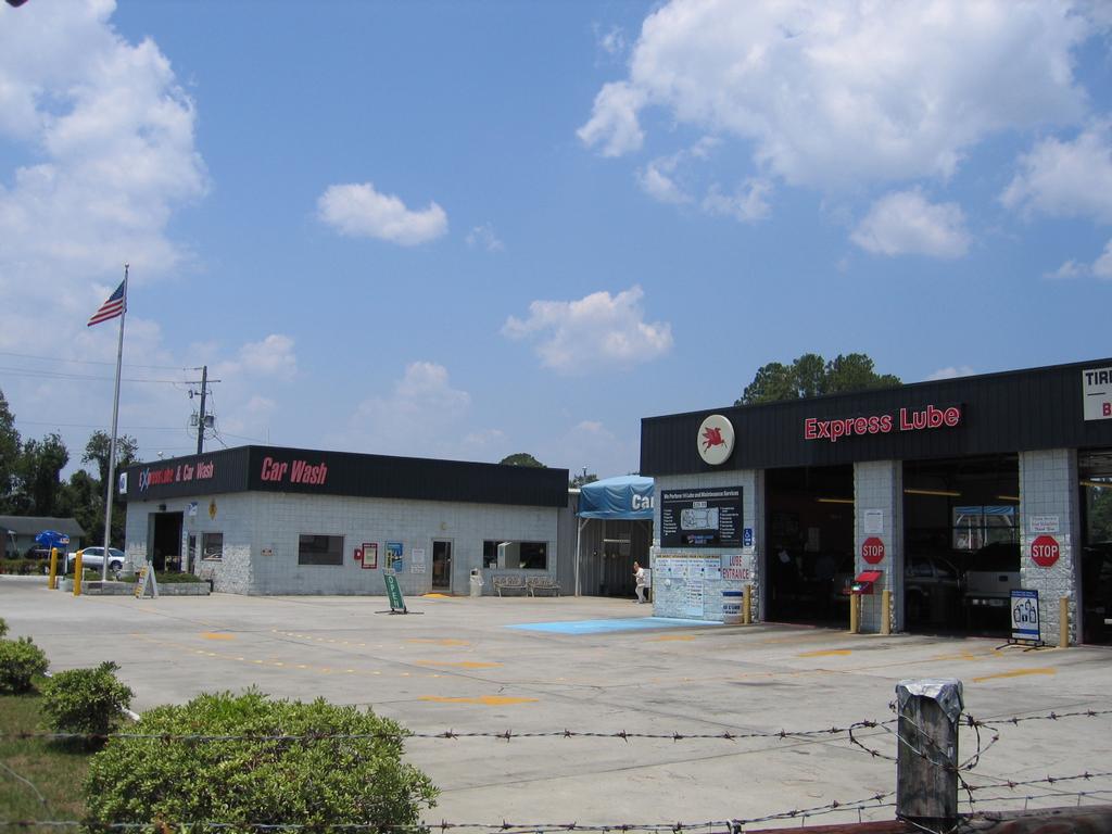 Express Lube & Car Wash Brunswick GA 31520 9122626992